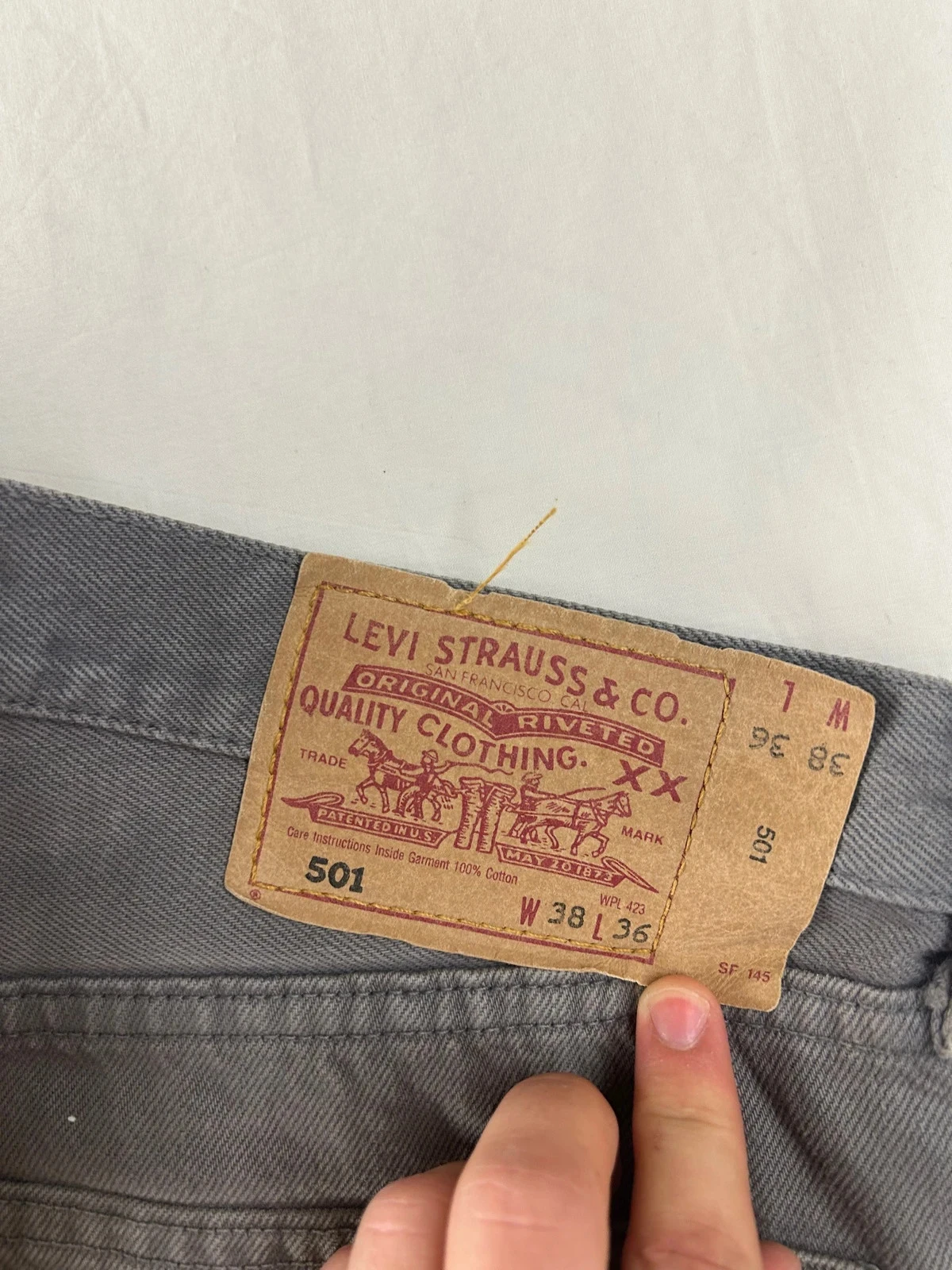Grey straight cut Levi's lot 501 w38 l36 – photo 20